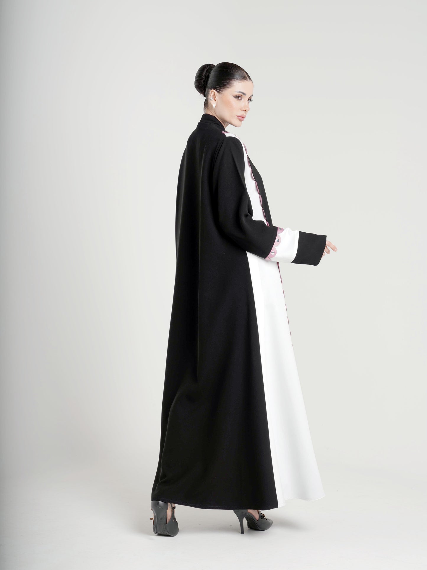 Black & White Mode Abaya