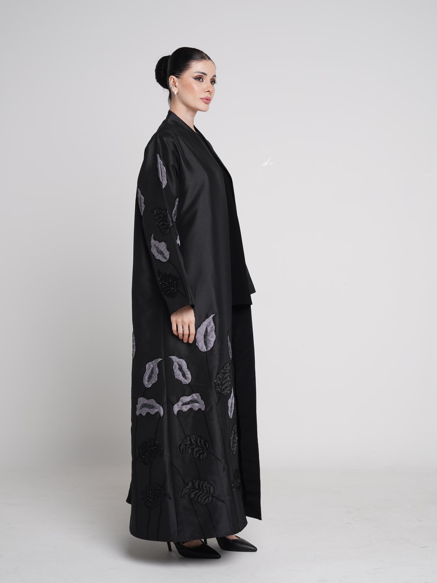 Flower Inserted Abaya
